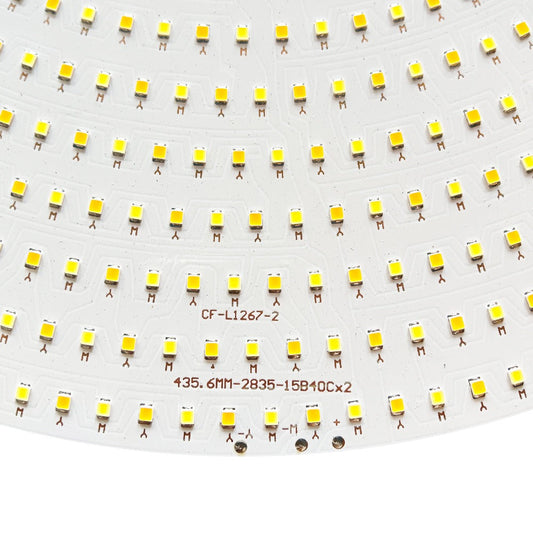 Lampă LED inelară pentru fotografie și video